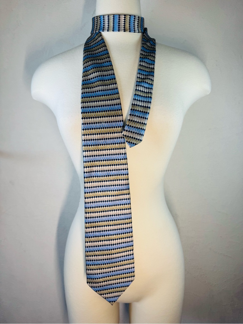 bill blass Blue and Cream Striped Geometric Silk Tie